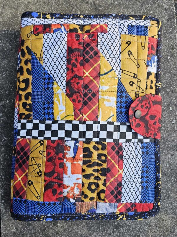 Dolly Clothes Travel Organizer in Classic Punk